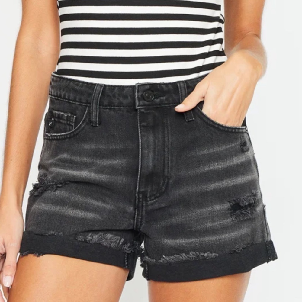 KanCan Kaya high rise shorts 9/28 black new with tags